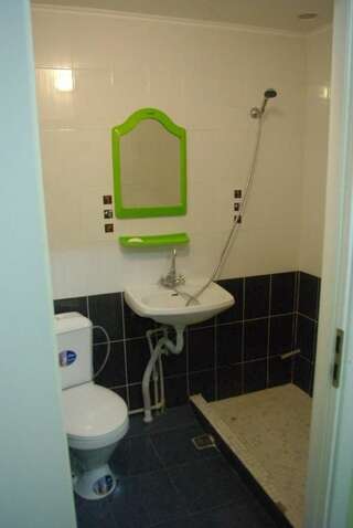 Гостиница Guest House 34 Meridian Алупка Стандартный семейный номер-6
