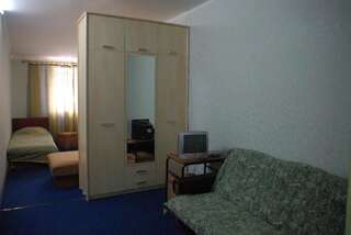 Гостиница Guest House 34 Meridian Алупка Стандартный семейный номер-7